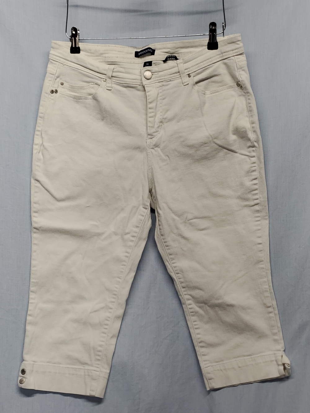 Bandolino Cream Capri Pants with Cuffed Button Hem #355